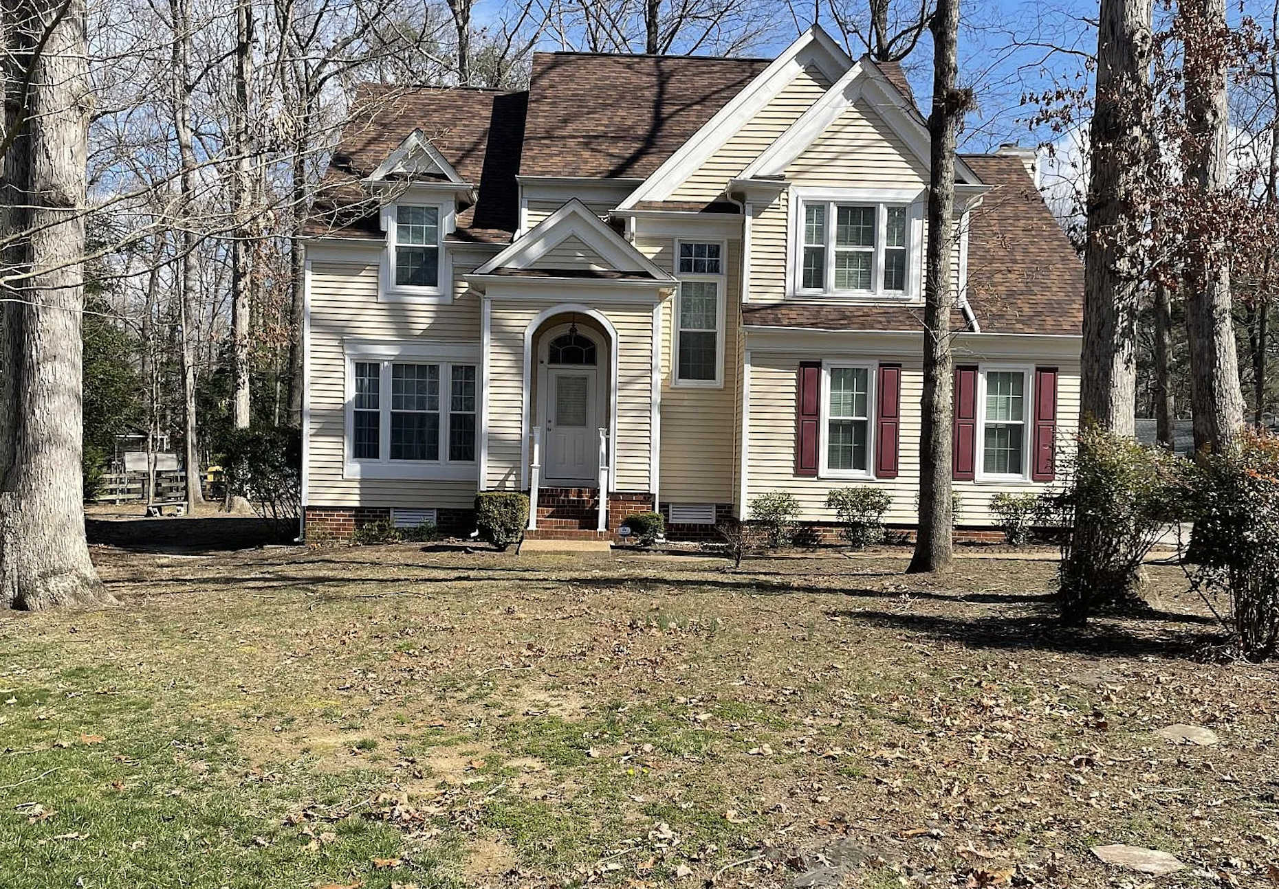 AVAILABLE NOW! 4 bed / 2.5 bath house in Arbor Landing 6002 Oak Landing Dr  VA